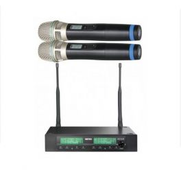 Colunas de som e microfones de mão